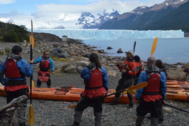 Kayaking theory class in front of the Perito Moreno glacier