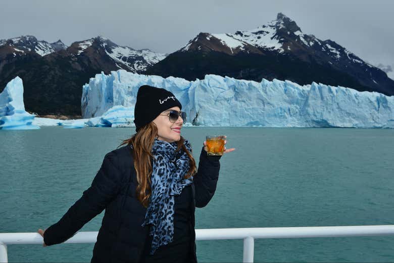 Momentos únicos navegando por el lago Argentino
