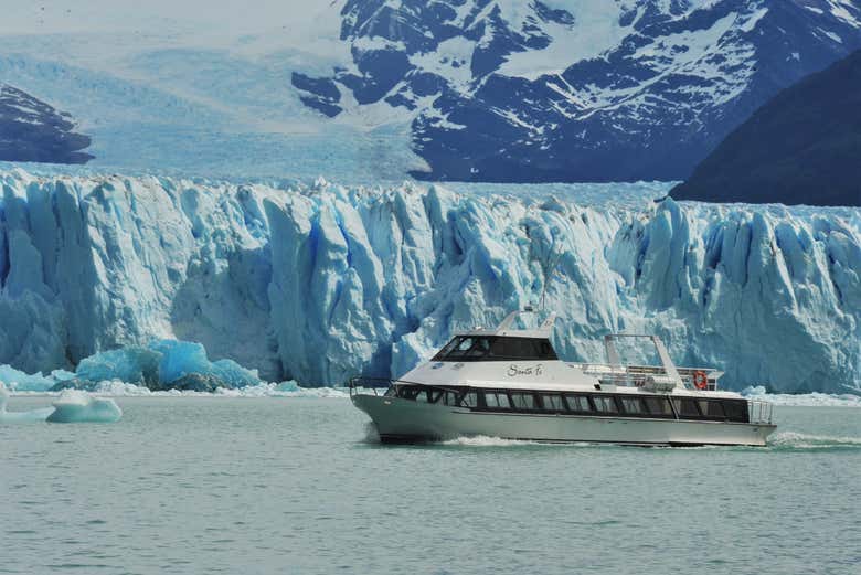 Una navegación inolvidable frente a gigantes de hielo