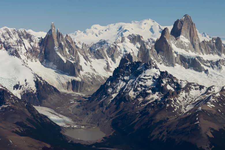 Vista panorâmica dos picos nevados