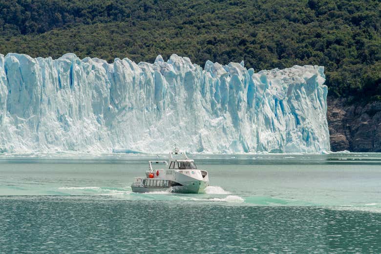 Travessia pelo Lago Argentino