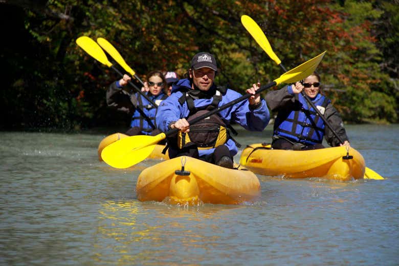 Divertimento durante il tour in kayak