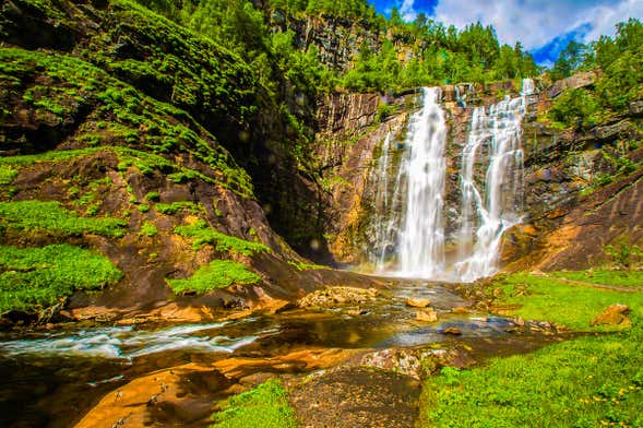 Excursão às cascatas de Nant e Fall