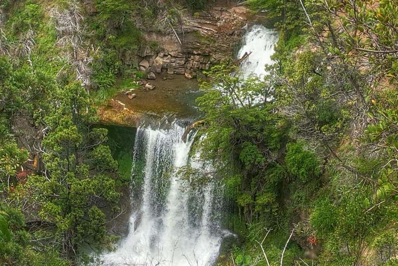 A torrente de Nant e Fall desce com muita força