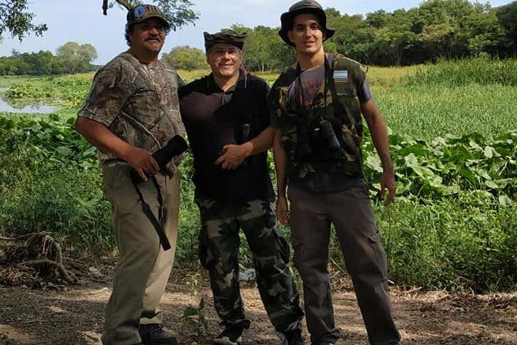 Preparados para observar aves na lagoa Oca
