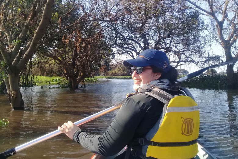 Remando en el río Paraguay