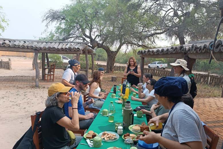El almuerzo local os encantará