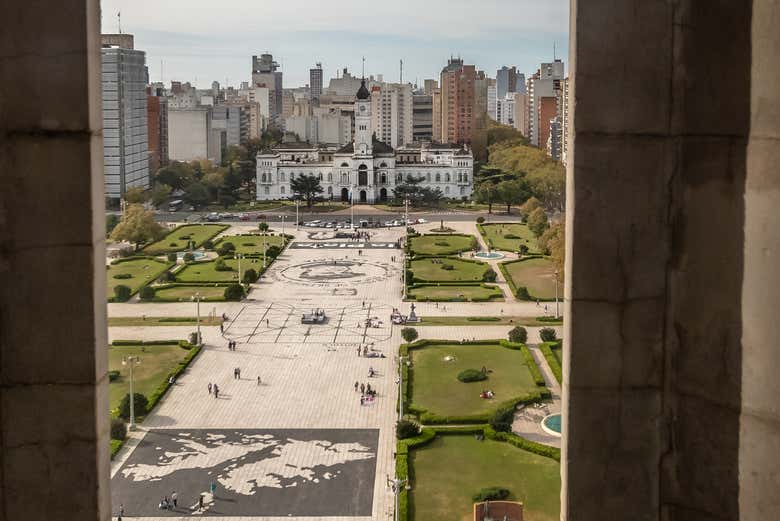 Palacio Municipal visto desde la Plaza Moreno
