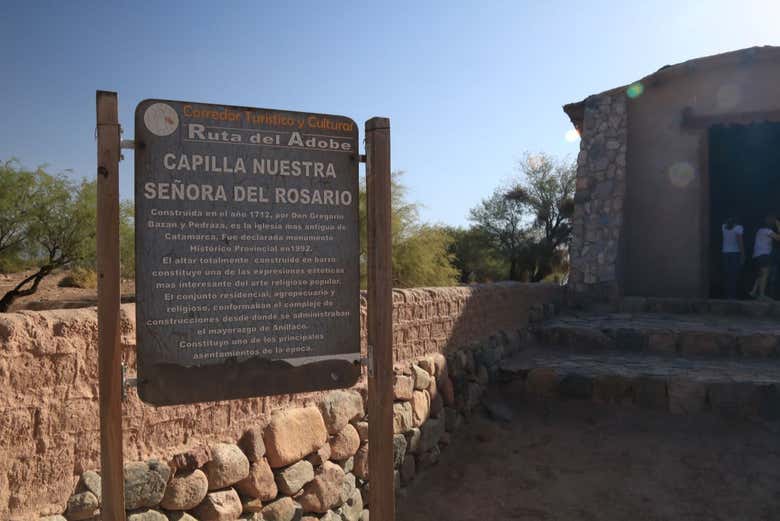 A entrada da capela