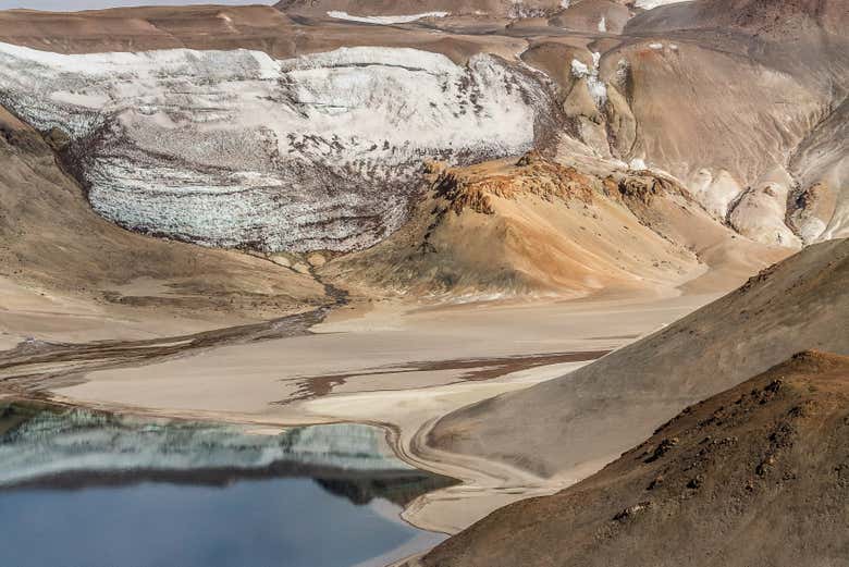 Montanhas junto à cratera Corona del Inca