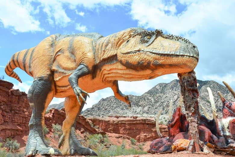 Um dinossauro no Parque Geológico