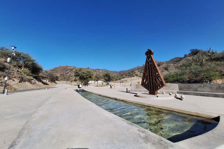 Escultura da Virgen del Valle