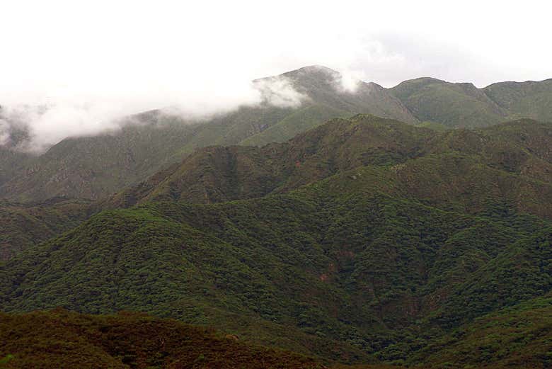 A paisagem montanhosa do Cerro de La Cruz