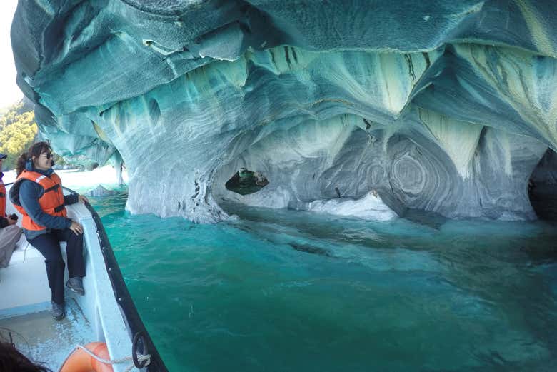 Paseo en barco por la catedral de mármol