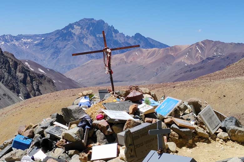 Visit the shrine in honor of the victims