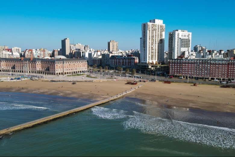 Panorámica de Mar del Plata y su playa