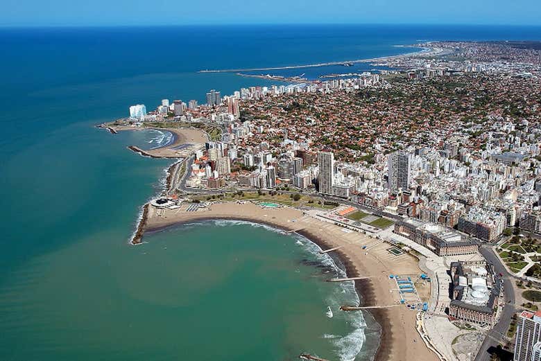 Vista aérea de la costa céntrica de Mar del Plata