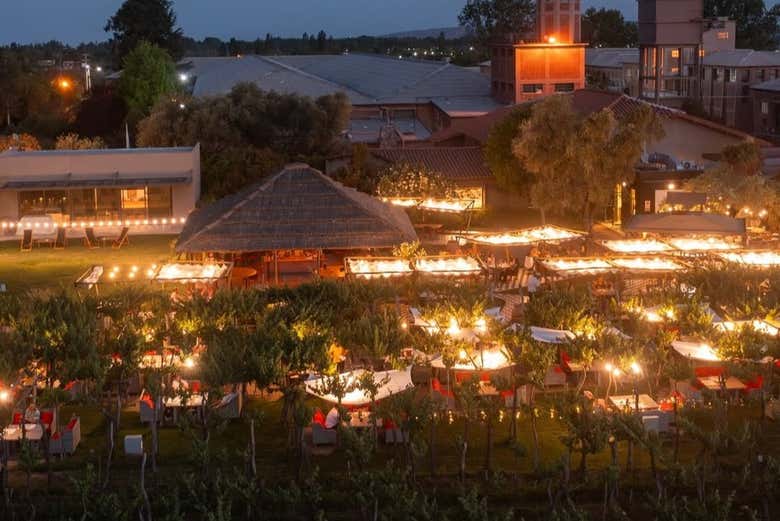 Disfrutando de una noche en el restaurante Ramos Generales