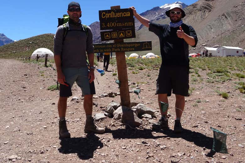 Disfrutando del trekking por Confluencia