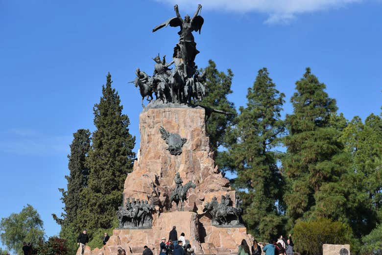 Monumento al Ejército de Los Andes