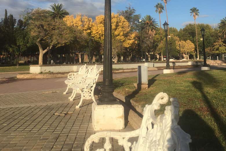 Parque no centro histórico de Mendoza
