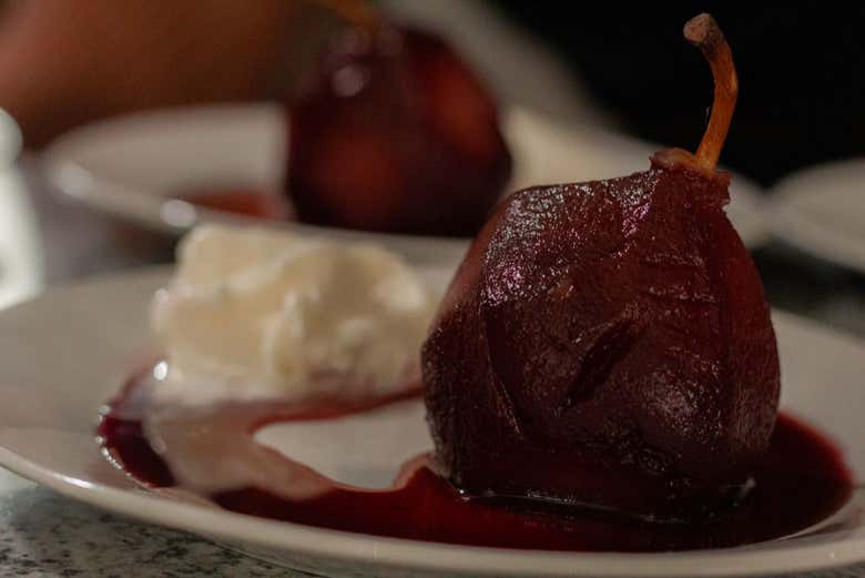 Peras ao malbec de sobremesa