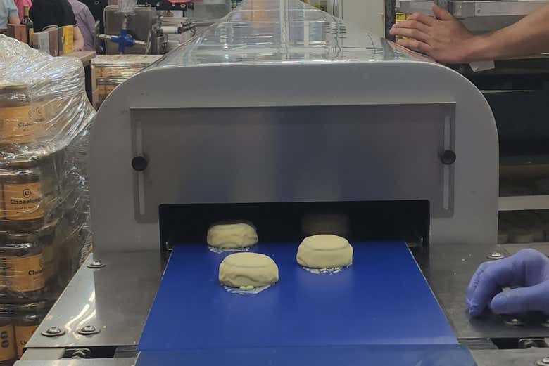 Veréis cómo se elaboran los alfajores en Mendoza