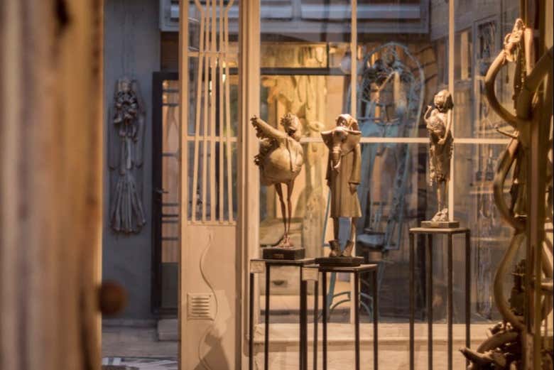 Tour the sculptor's stunning workshop