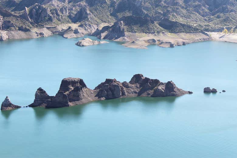 Rock formations of the Valle Grande reservoir
