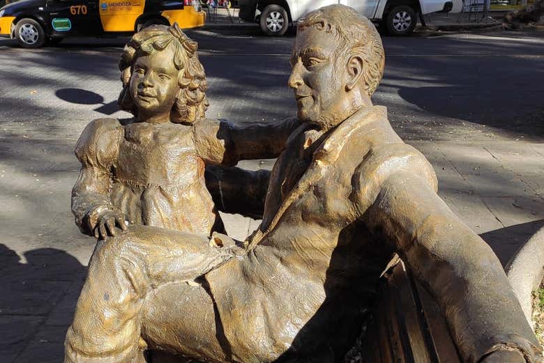 Escultura a José San Martin, un emblema de Mendoza 