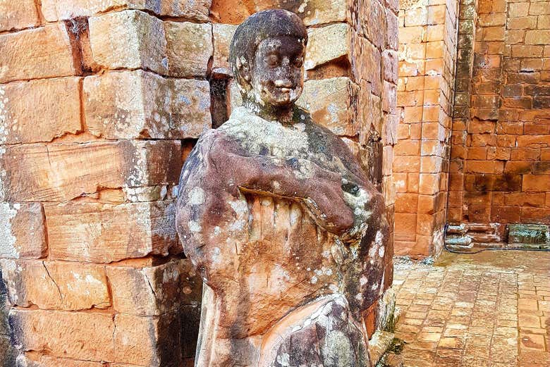 Una de las esculturas de La Santísima Trinidad