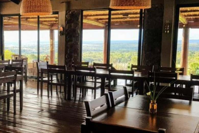 Ristorante con vista sul paesaggio
