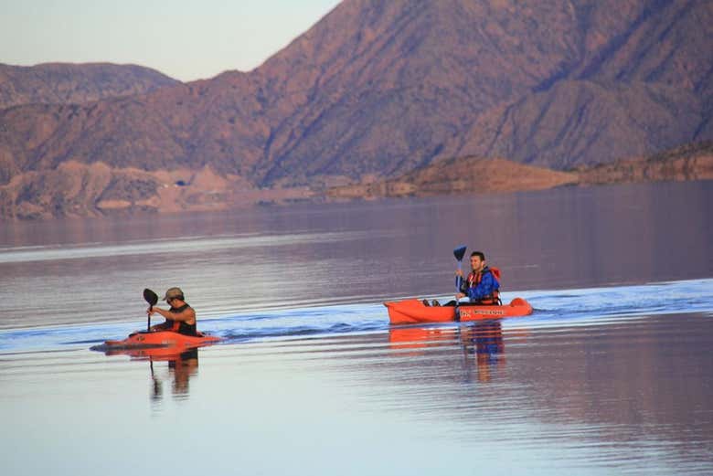 Rota de caiaque pela represa Potrerillos