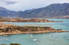 Paseo en velero por el embalse de Potrerillos