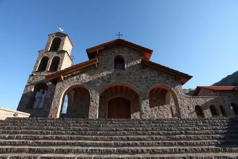 Fachada del monasterio de Suyuque