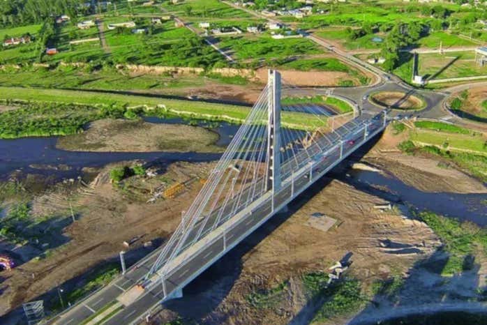 Pont d'accès à Villa Mercedes