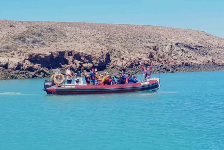 Navegando pelas águas da ria Deseado