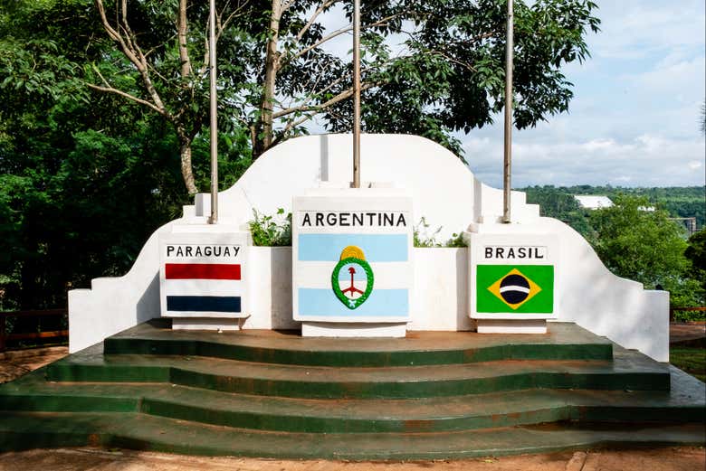 Monumento das Três Bandeiras