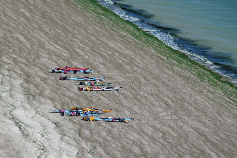 Embarcations dans le sable
