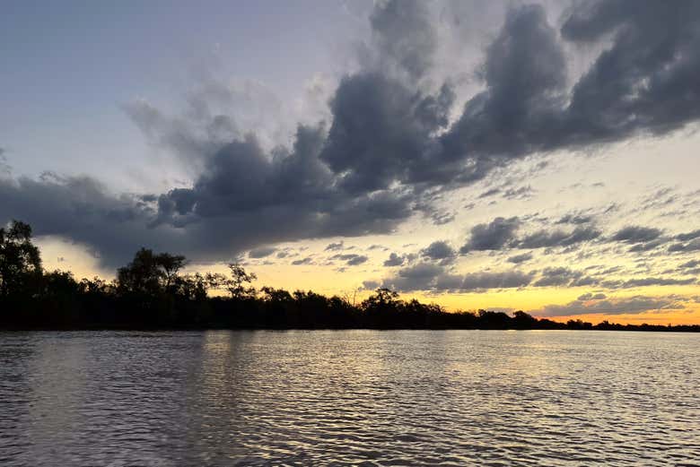 Veréis el río Paraná al atardecer