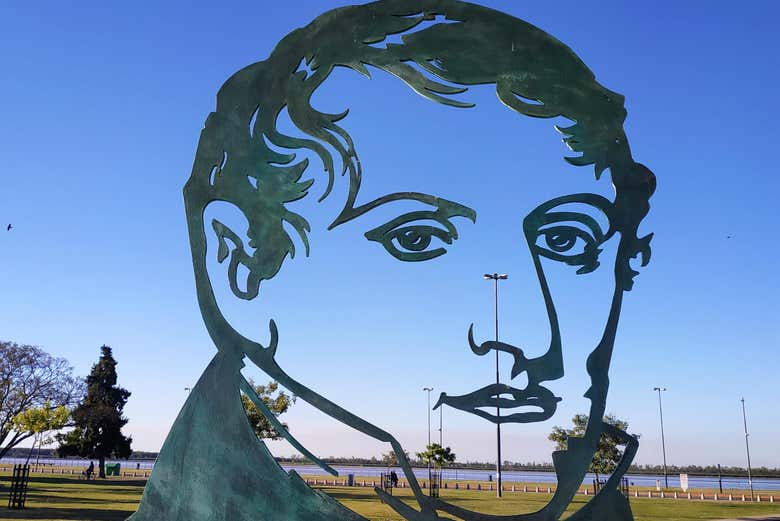 Silueta de Belgrano en el Parque Nacional a la Bandera