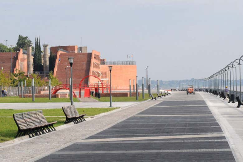 Passeio pela margem do rio Paraná
