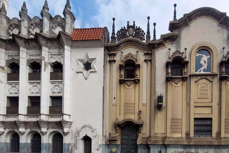 Fachada Art Déco del Club de Gimnasia y Esgrima de Rosario