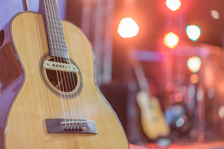 Violão em uma peña folclórica de Salta