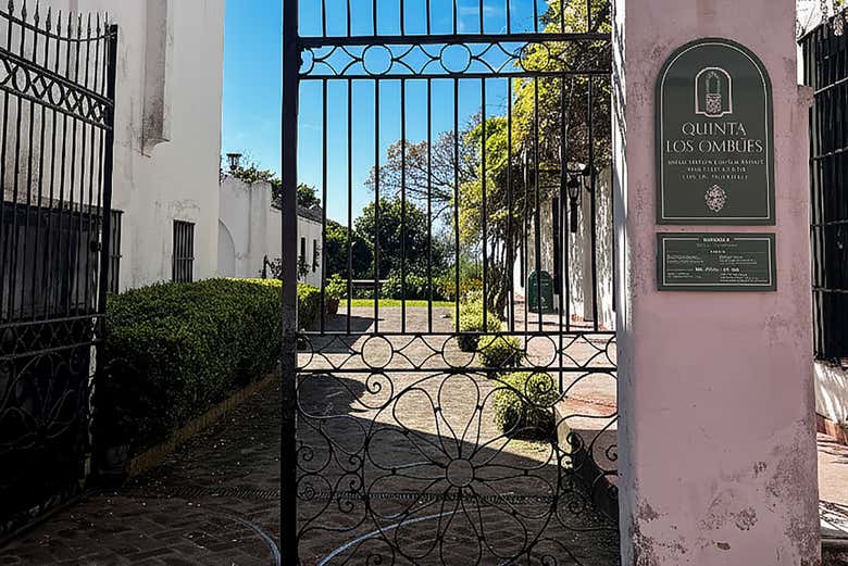 Entrada a la Quinta Los Ombúes