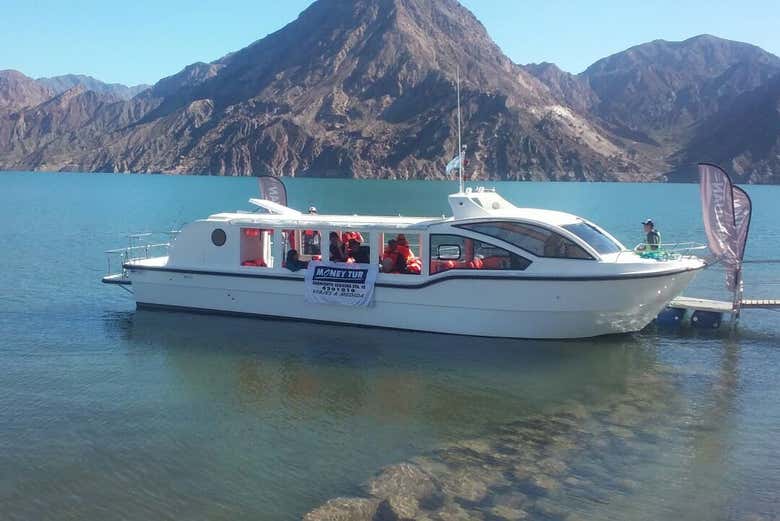 Disfrutando del paseo en catamarán