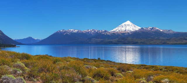 Excursión al Lago Huechulafquen y Volcán Lanín