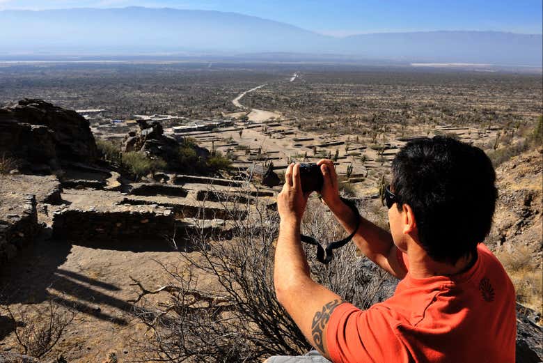 Contemplando y fotografiando las ruinas de Quilmes