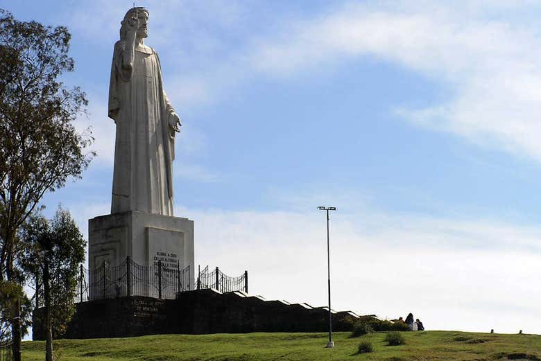 The Cristo Bendicente statue