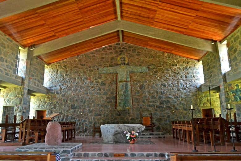 Discover the beautiful church on Siambón